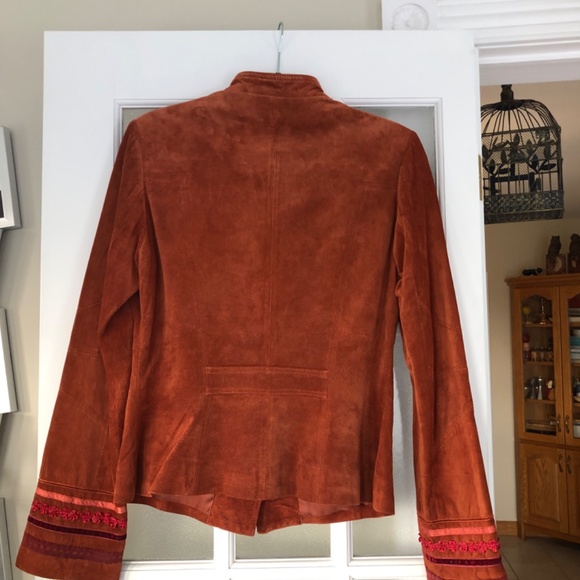 Suede Jacquet - Picture 4 of 7